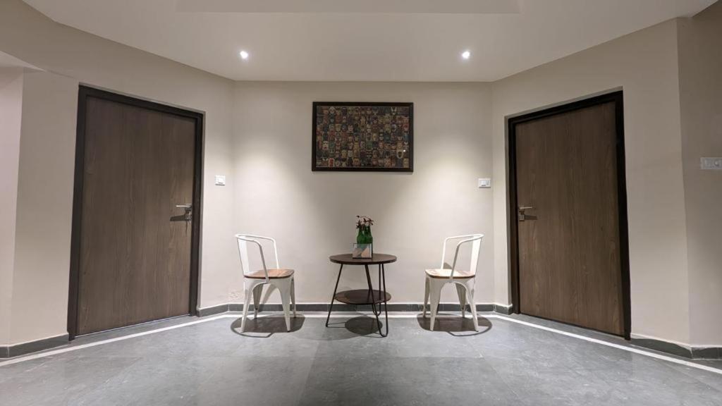 Bunglow 14, Rooms With Balcony Mount Abu Eksteriør bilde