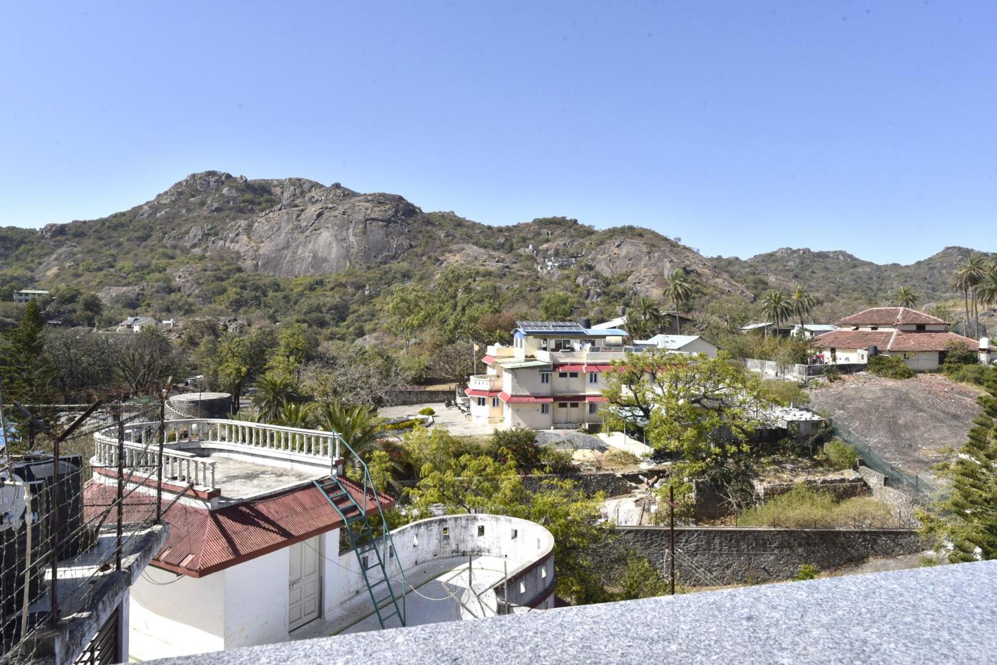 Bunglow 14, Rooms With Balcony Mount Abu Eksteriør bilde